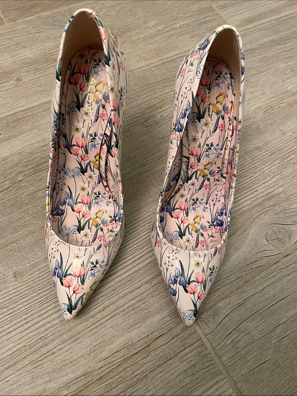 Aldo Strssyf Floral Print Pointed-Toe Pumps in Light Pink Multicolor